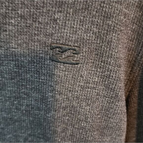 Men's Billabong longsleeve thermal shirt, size Medium - Picture 2 of 4